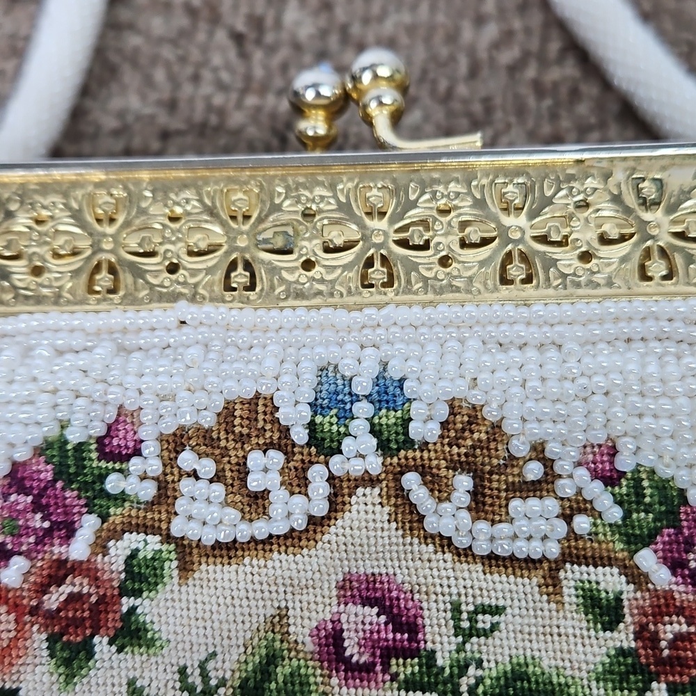Vintage Needlepoint Petit Point Tapestry Framed Kiss-lock Beaded White Bag 7x9 - Picture 8 of 8